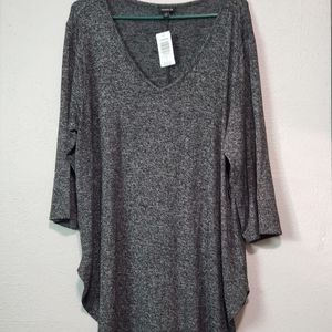 NEW LISTING! Torrid v neck 3/4 sleeve top Nwt